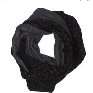 Lululemon scarf